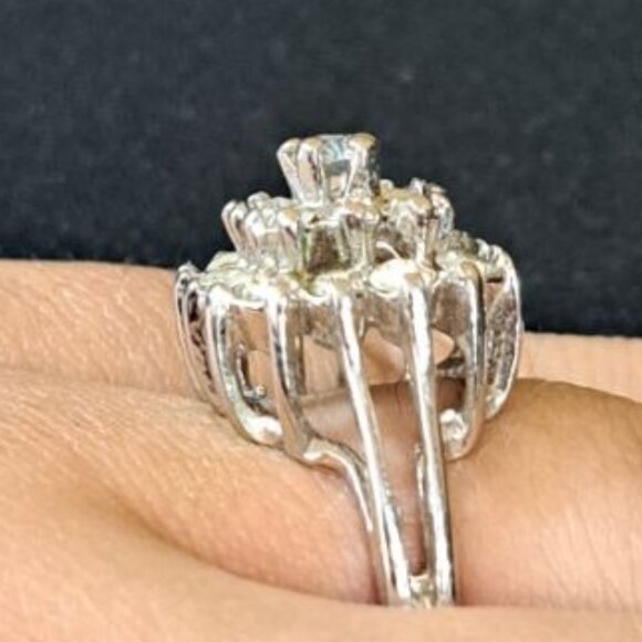 Vintage 18 BK HGE White Gold Rhinestone Cluster Ring  Size 6.5 - Picture 4 of 7
